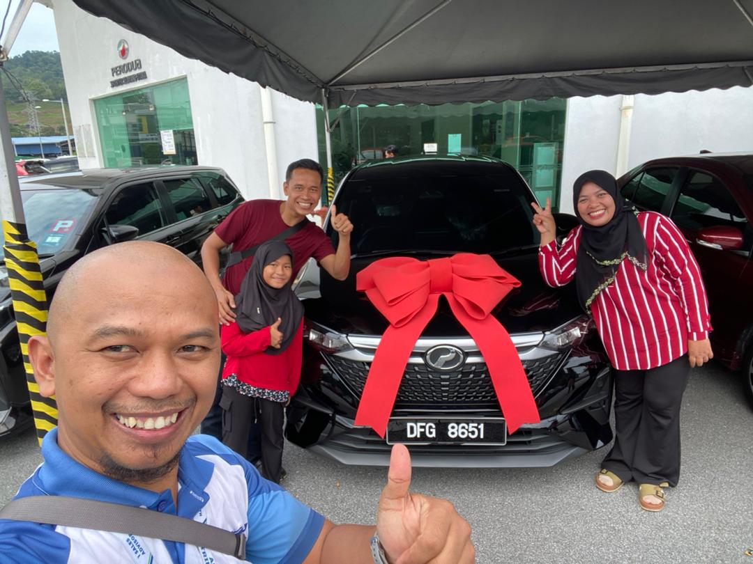 Happy Perodua customers with Baim